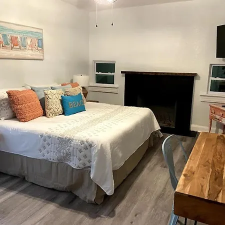 5 Bed 4 Bath Pool Table Fire Pit Walk To Beach